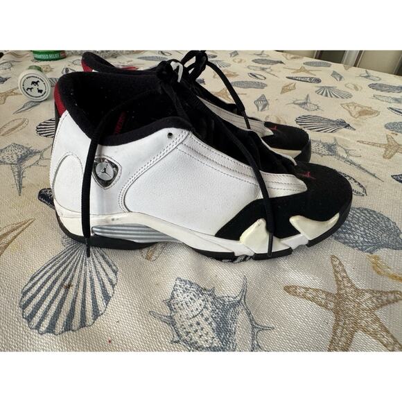 Jordan’s sneakers 6Y - Picture 8 of 11